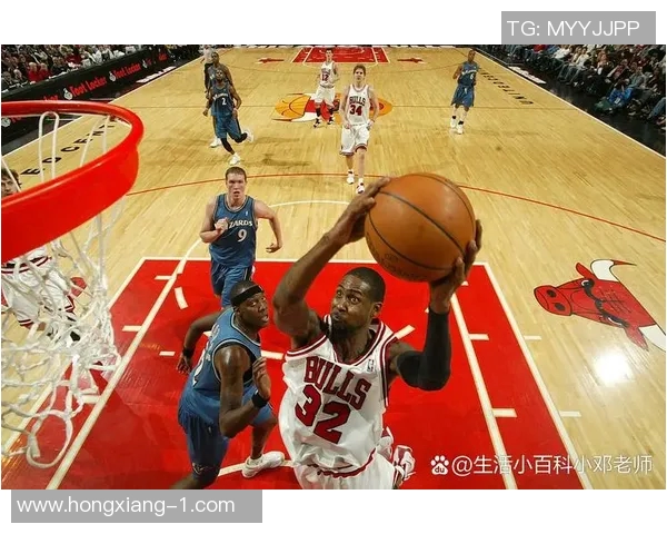 勇士与火箭激战10月18日NBA赛场精彩对决引发球迷热议 勇士与火箭激战10月18日NBA赛场精彩对决引发球迷热议