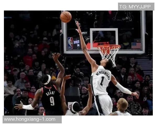 文班亚马首场比赛表现惊人5次盖帽与字母哥隔扣引发热烈讨论